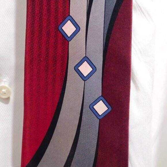 David Taylor's Bold Red Geometric Silk Tie for Men - Picture 3 of 8